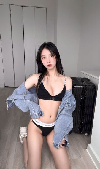 扒开少妇洁白大腿挺进公交车_在线电影观看