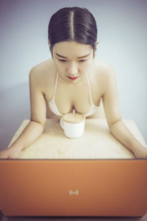 揉捏尤物侠女双乳_剧情片免费播放